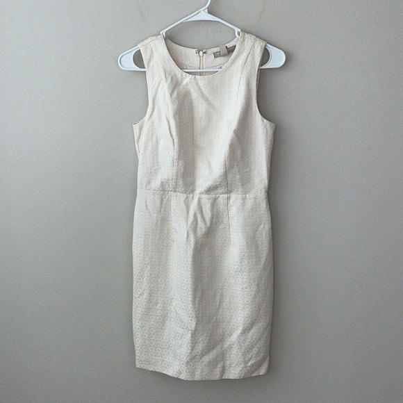 Banana Republic white dress with subtle circle pattern and gold dots size 2P - Picture 1 of 8